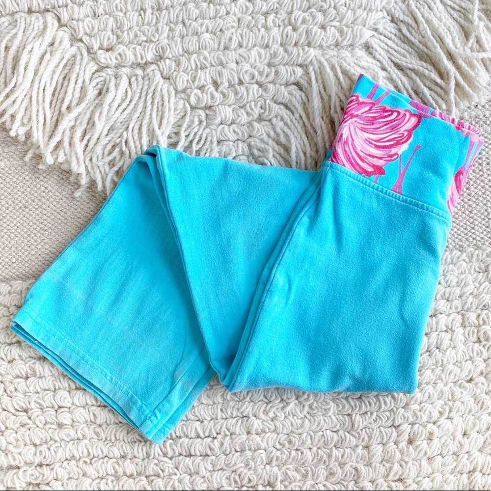 LILLY PULITZER girls’ blue and pink flamingo A Little Leg yoga pants M